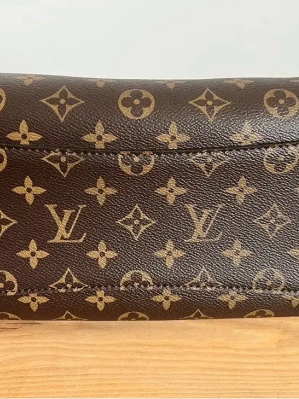 Louis Vuitton Rivoli
Monogram Satchel 
Handbag MB4779 - Picture 4 of 13